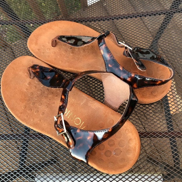 vionic sandals size 5